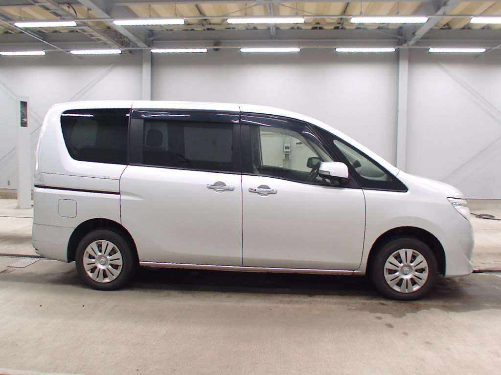 2014 Nissan Serena NC26[2]