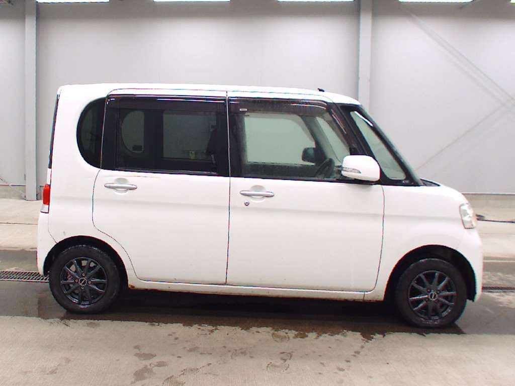 2010 Daihatsu Tanto L375S[2]