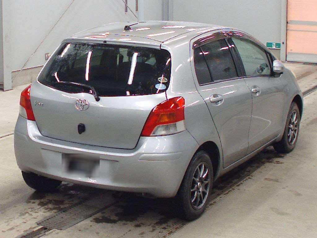 2010 Toyota Vitz SCP90[1]