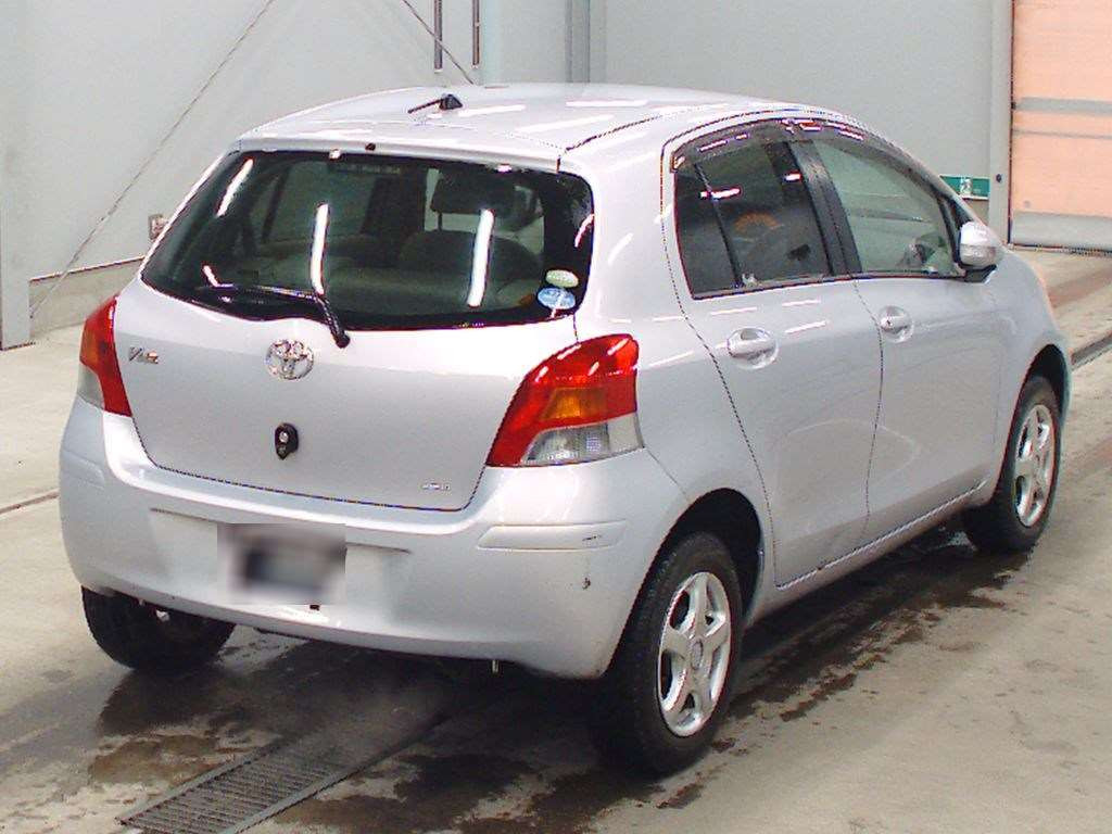 2010 Toyota Vitz NCP95[1]