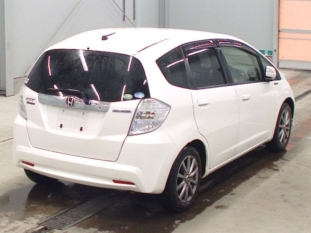 2012 Honda Fit Hybrid GP1[1]