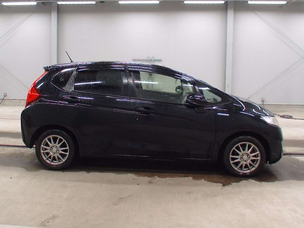 2014 Honda Fit Hybrid GP5[2]