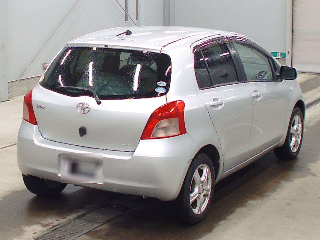 2005 Toyota Vitz NCP95[1]