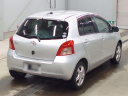 2005 Toyota Vitz