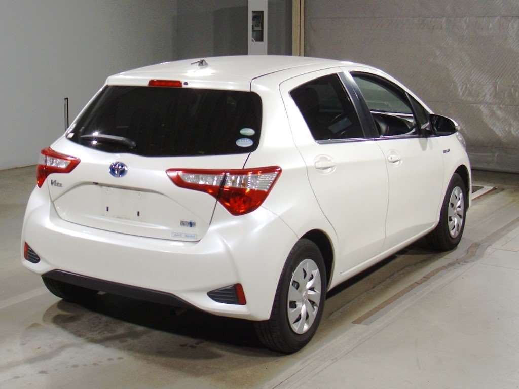 2018 Toyota Vitz NHP130[1]