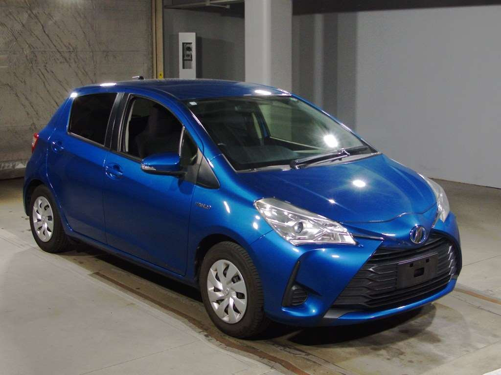 2018 Toyota Vitz NHP130[2]