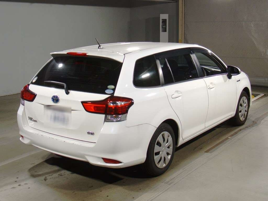 2015 Toyota Corolla Fielder NKE165G[1]