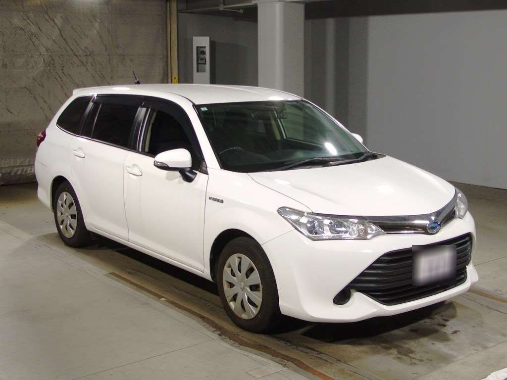 2015 Toyota Corolla Fielder NKE165G[2]