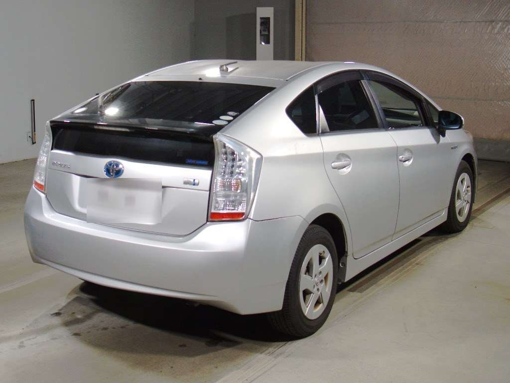 2010 Toyota Prius ZVW30[1]