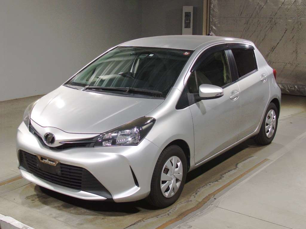 2015 Toyota Vitz NSP130[0]