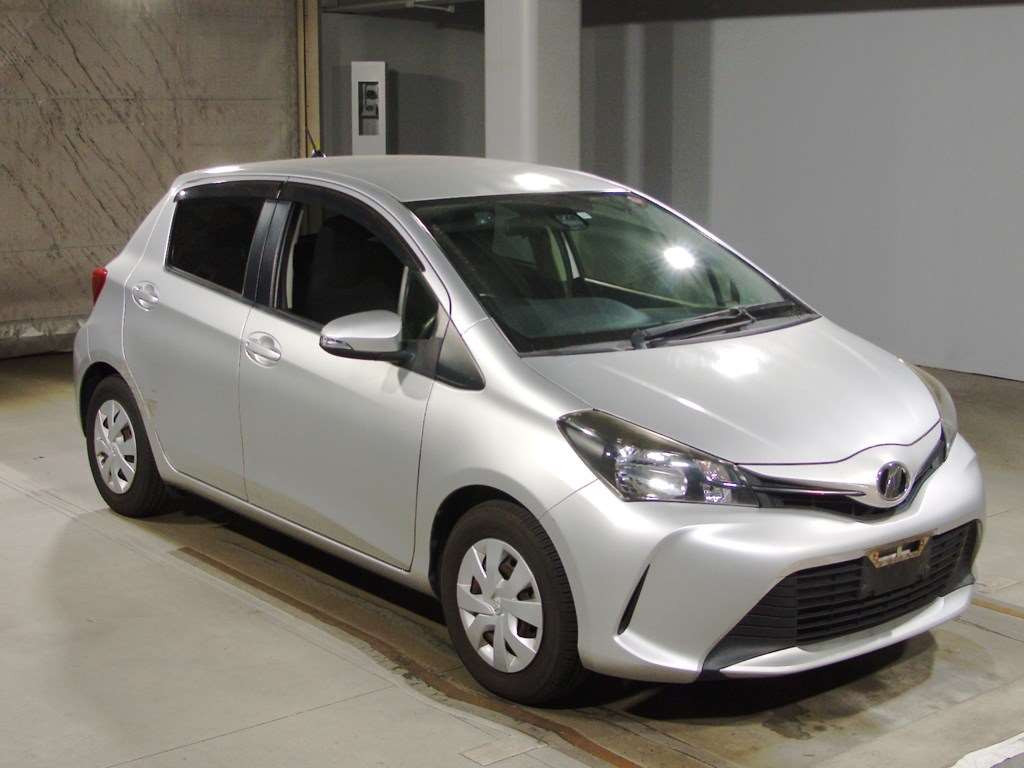 2015 Toyota Vitz NSP130[2]