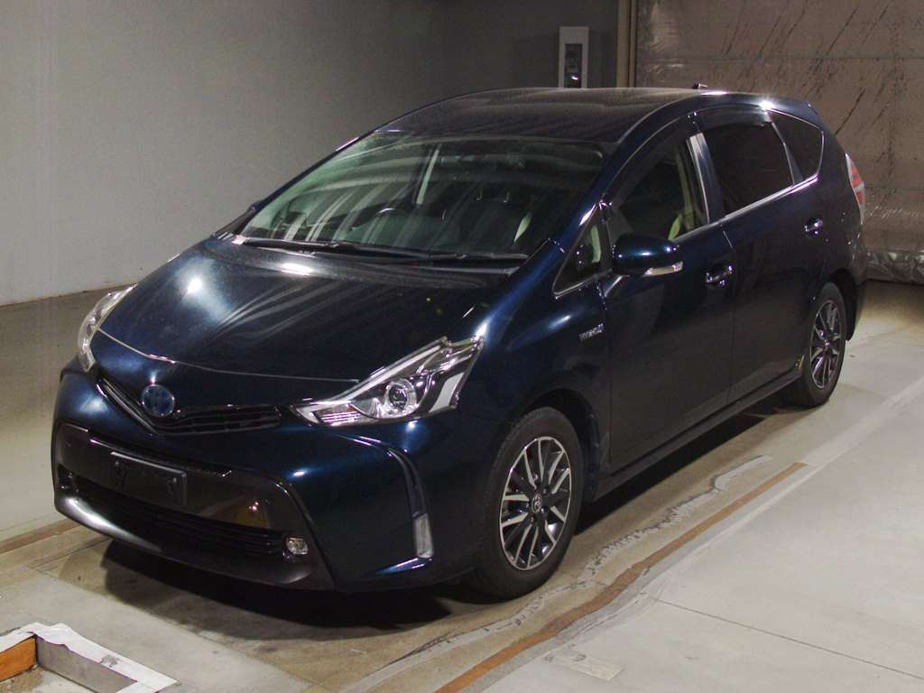 2017 Toyota Prius alpha ZVW41W[0]