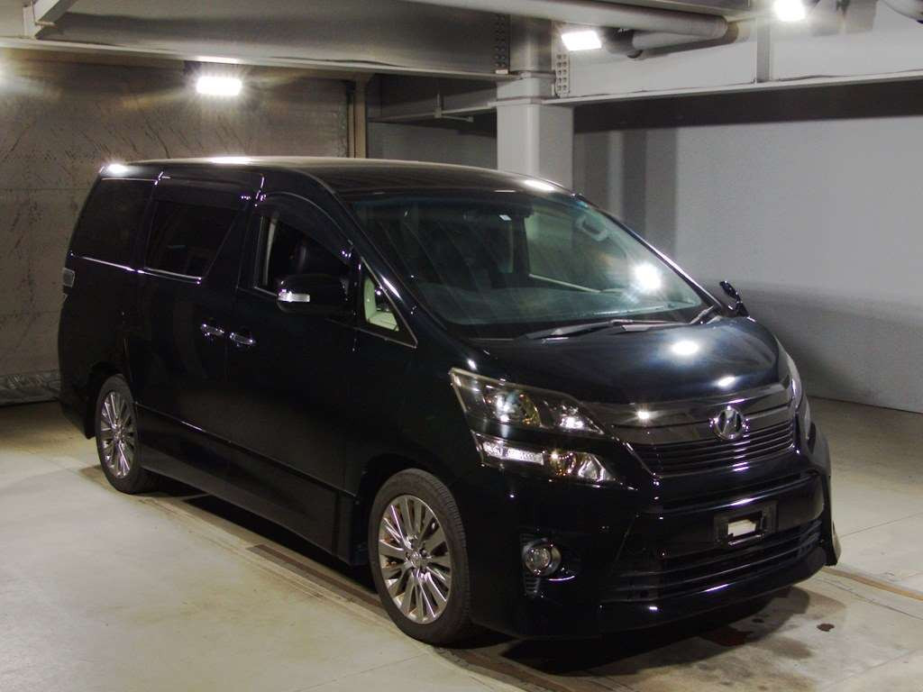 2013 Toyota Vellfire GGH20W[2]