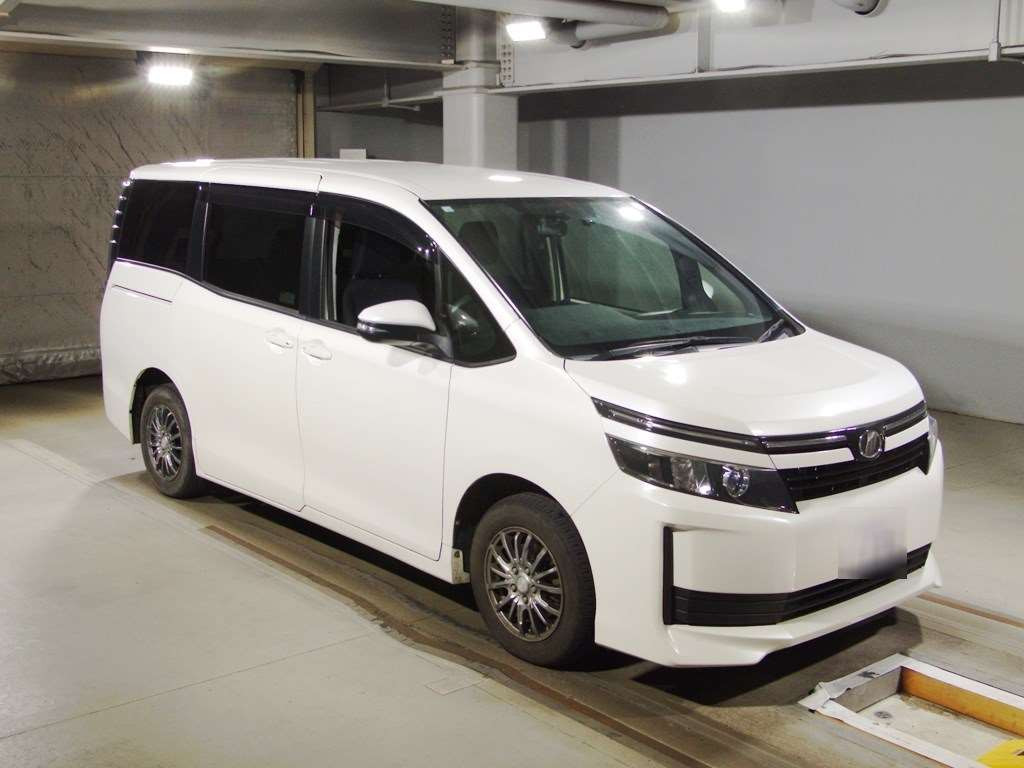 2014 Toyota Voxy ZRR80G[2]