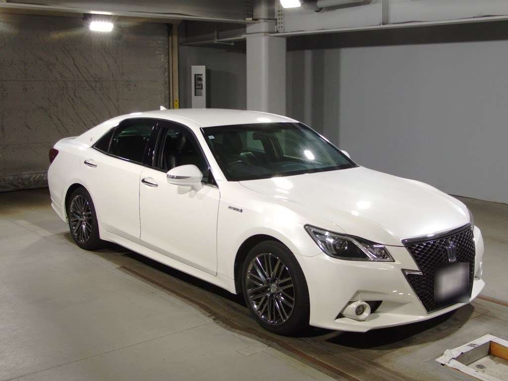 2013 Toyota Crown Hybrid AWS210[2]