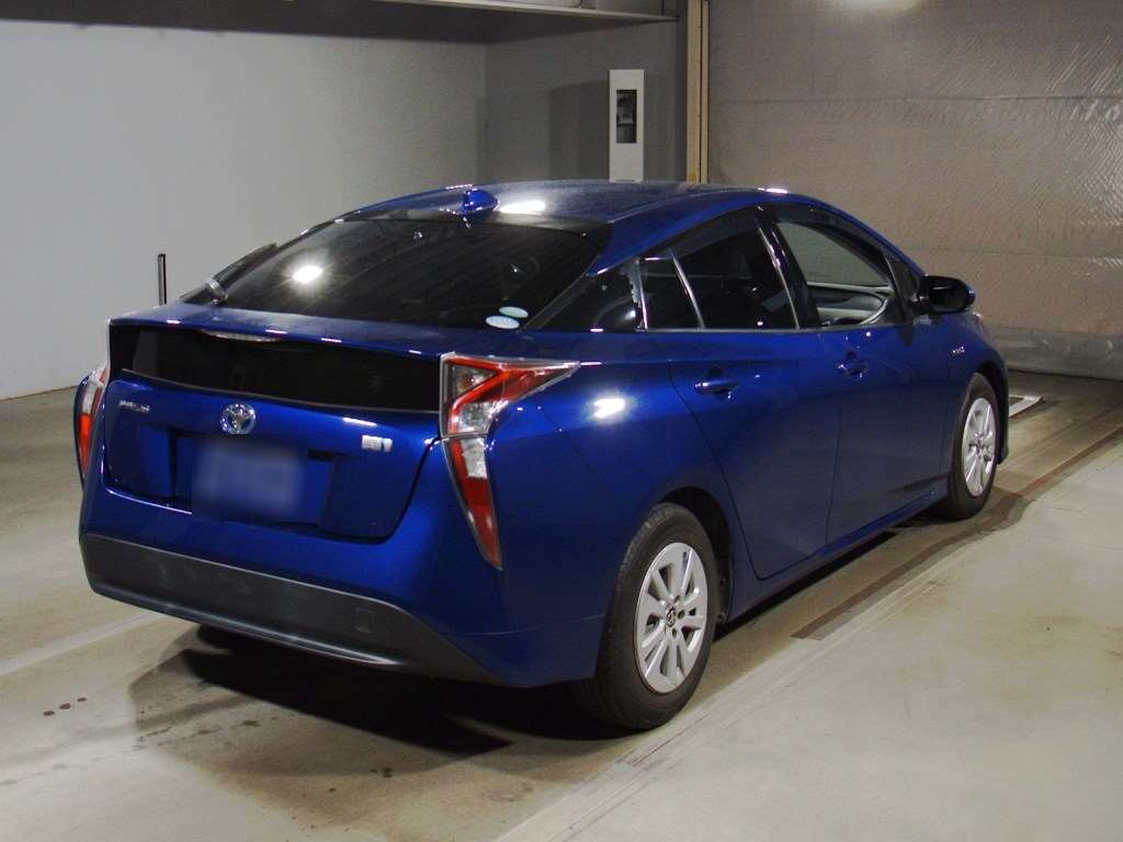 2015 Toyota Prius ZVW50[1]