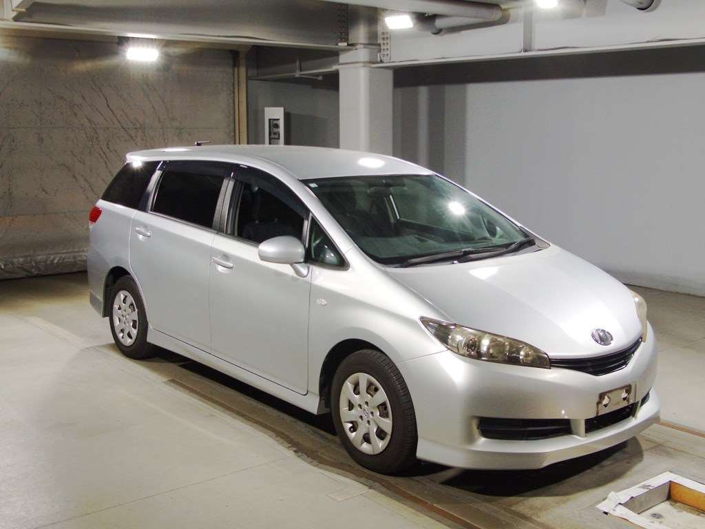 2010 Toyota Wish ZGE20G[2]