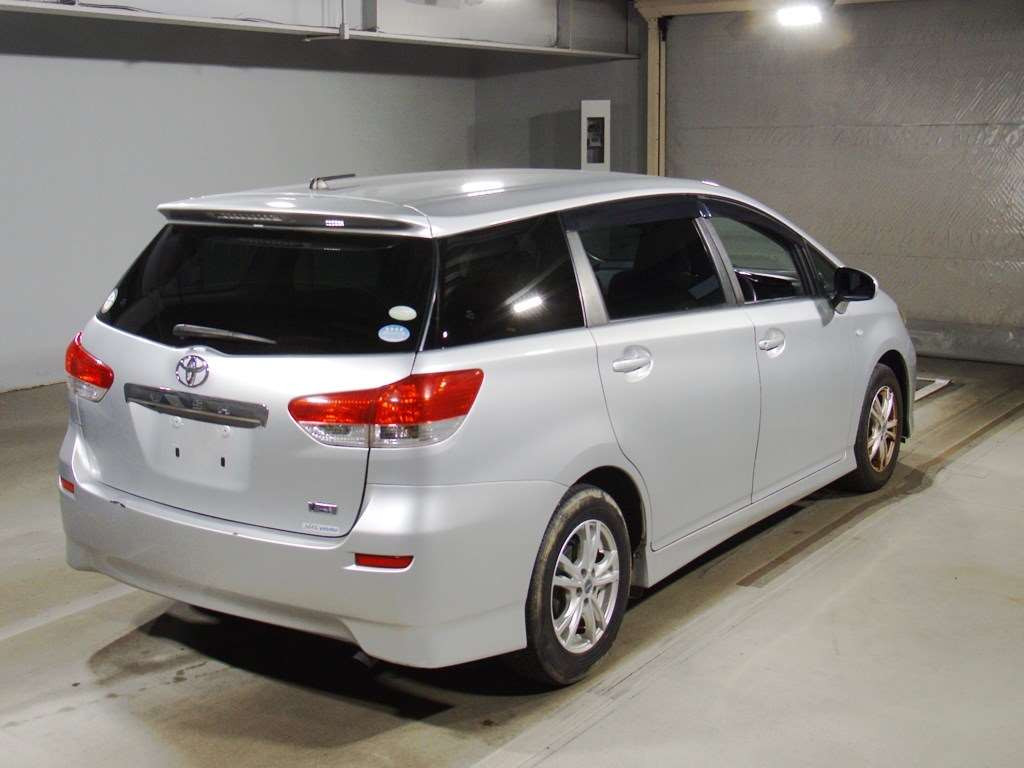 2010 Toyota Wish ZGE20G[1]