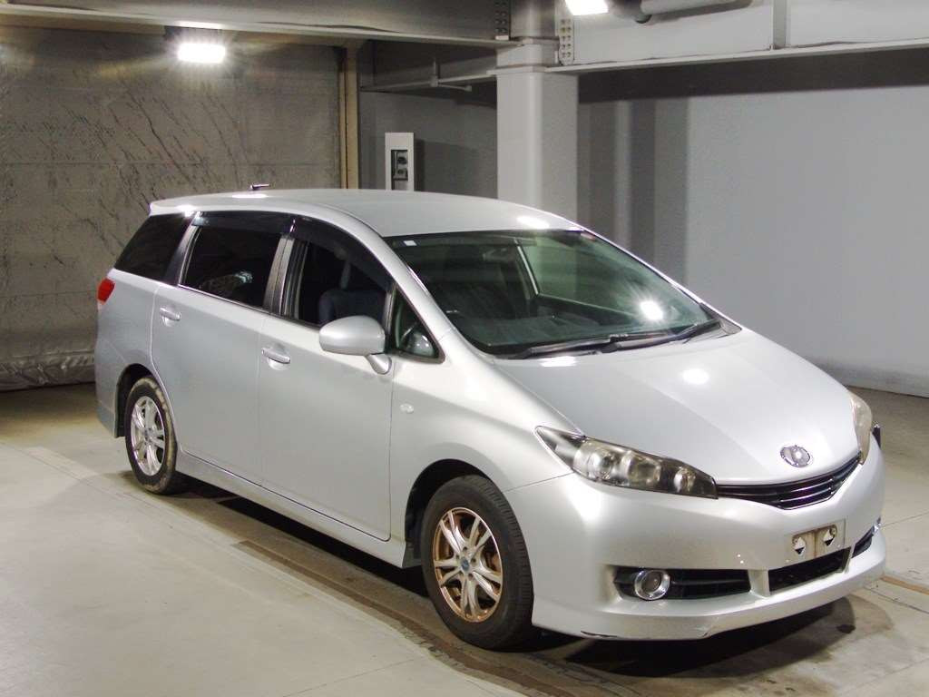 2010 Toyota Wish ZGE20G[2]