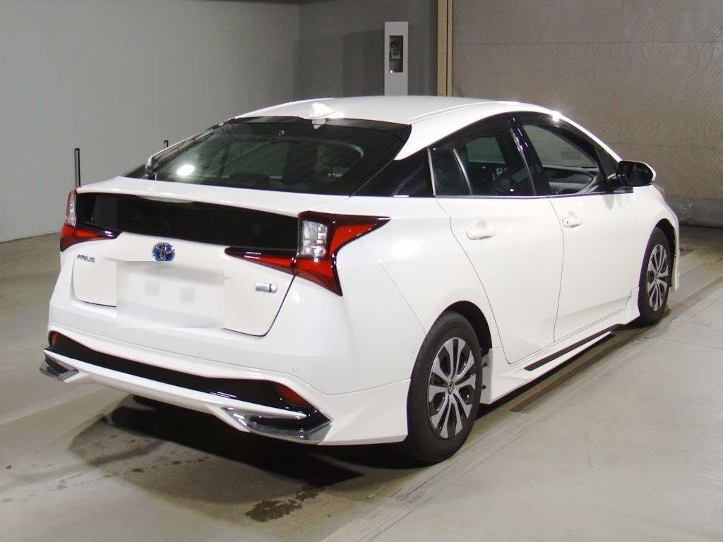 2022 Toyota Prius ZVW51[1]