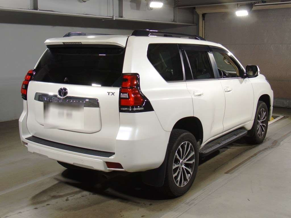 2020 Toyota Land Cruiser Prado TRJ150W[1]