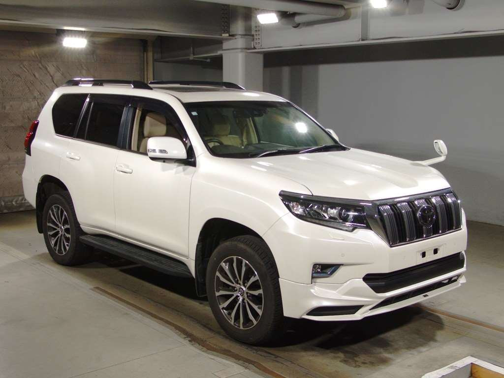 2020 Toyota Land Cruiser Prado TRJ150W[2]