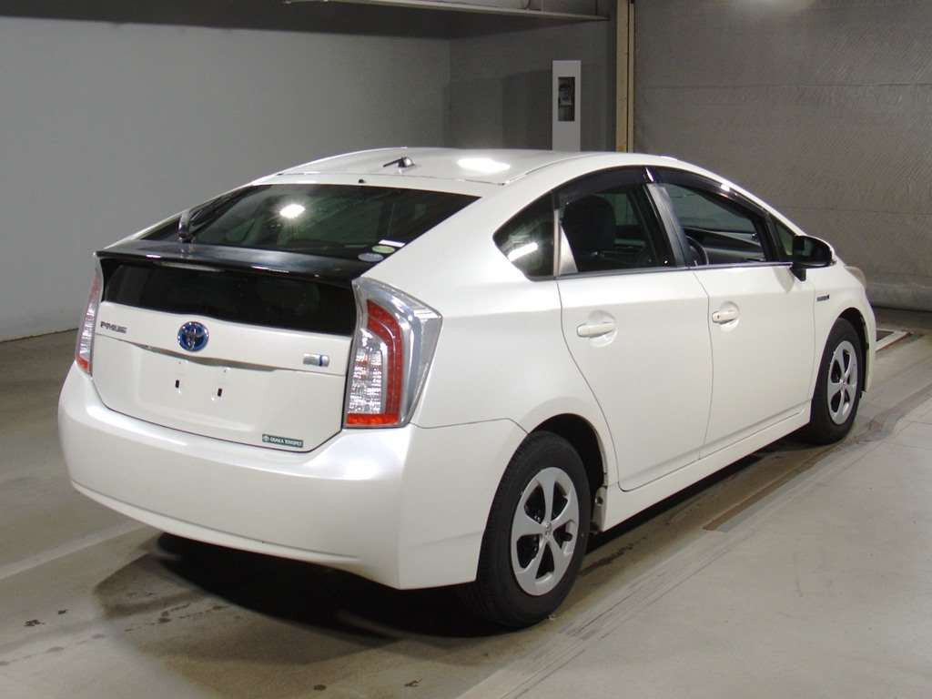 2013 Toyota Prius ZVW30[1]