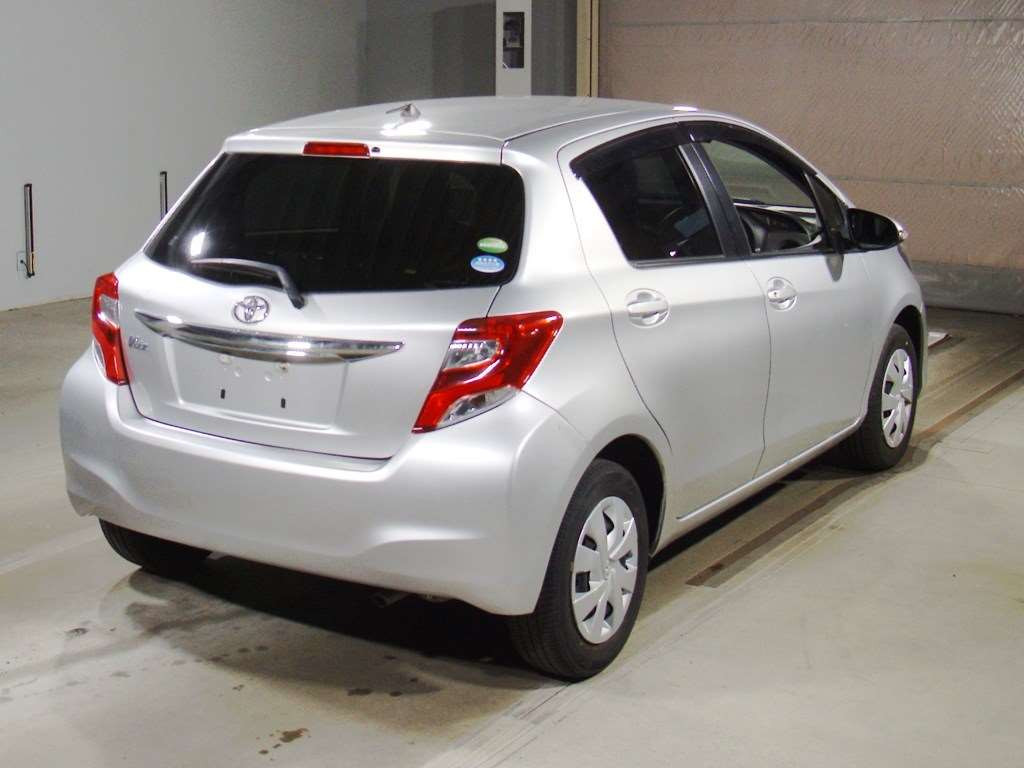 2015 Toyota Vitz KSP130[1]