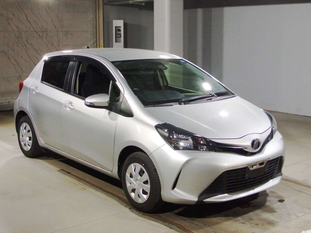 2015 Toyota Vitz KSP130[2]