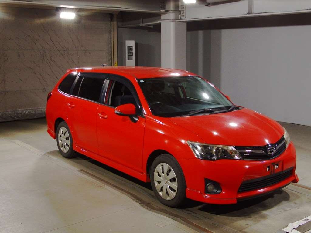 2013 Toyota Corolla Fielder NZE161G[2]