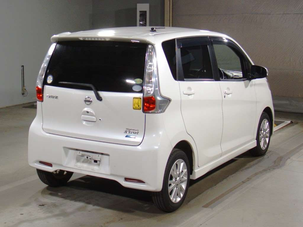 2014 Nissan DAYZ B21W[1]