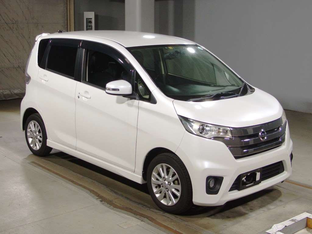 2014 Nissan DAYZ B21W[2]