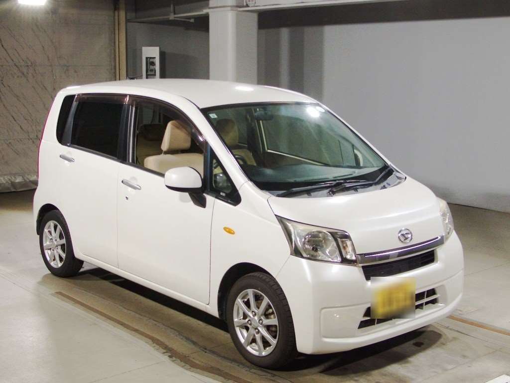 2013 Daihatsu Move LA100S[2]