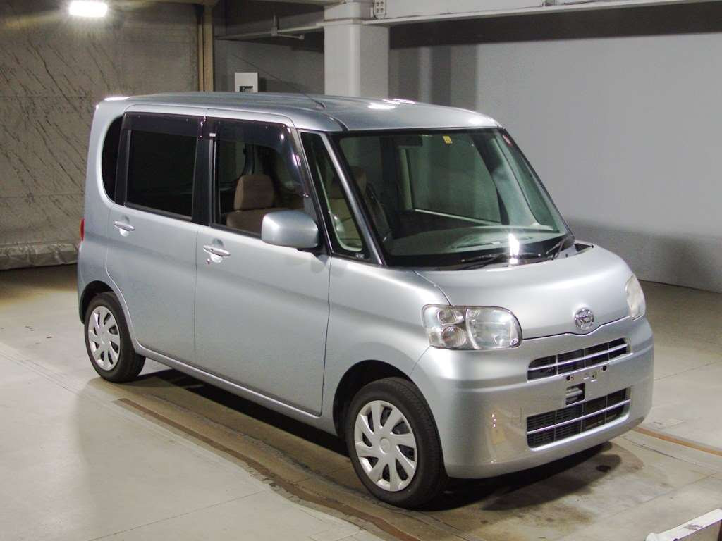 2011 Daihatsu Tanto L375S[2]