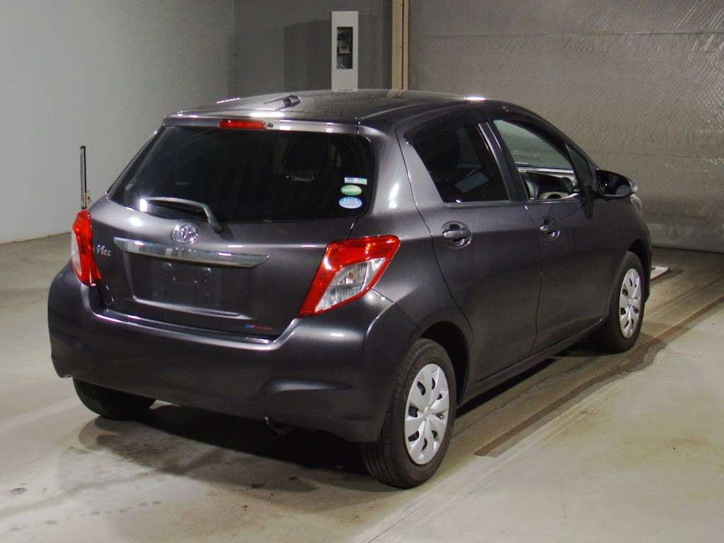 2012 Toyota Vitz NSP130[1]