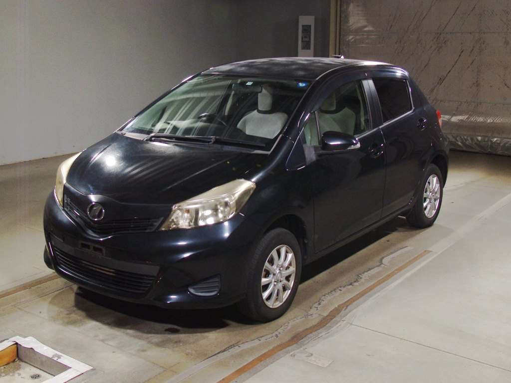 2011 Toyota Vitz NSP135[0]