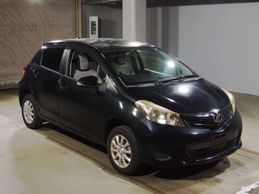 2011 Toyota Vitz NSP135[2]