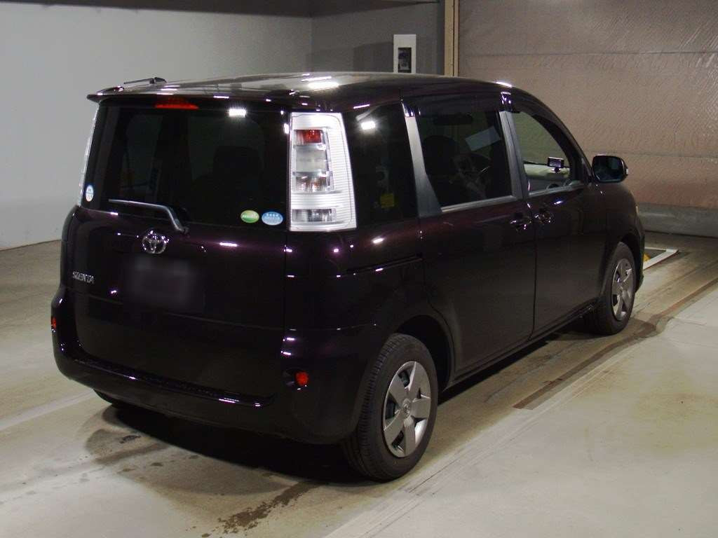 2013 Toyota Sienta NCP81G[1]