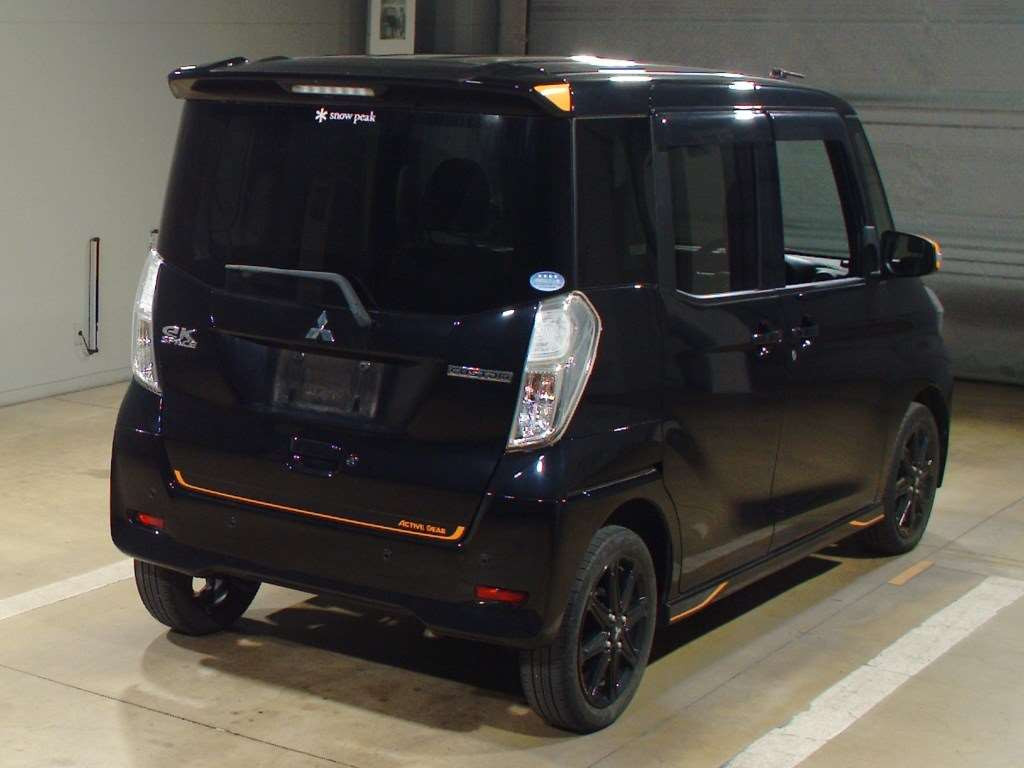 2018 Mitsubishi eK Space Custom B11A[1]