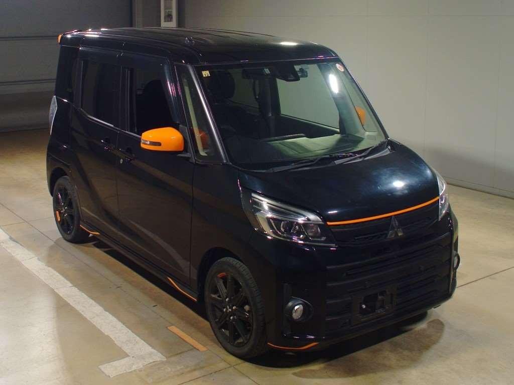 2018 Mitsubishi eK Space Custom B11A[2]