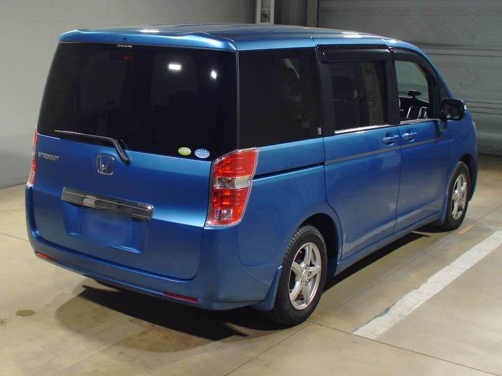 2010 Honda Step WGN RK1[1]