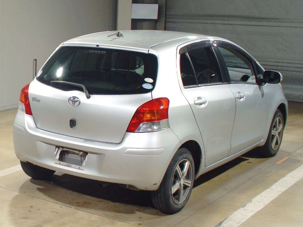 2010 Toyota Vitz SCP90[1]