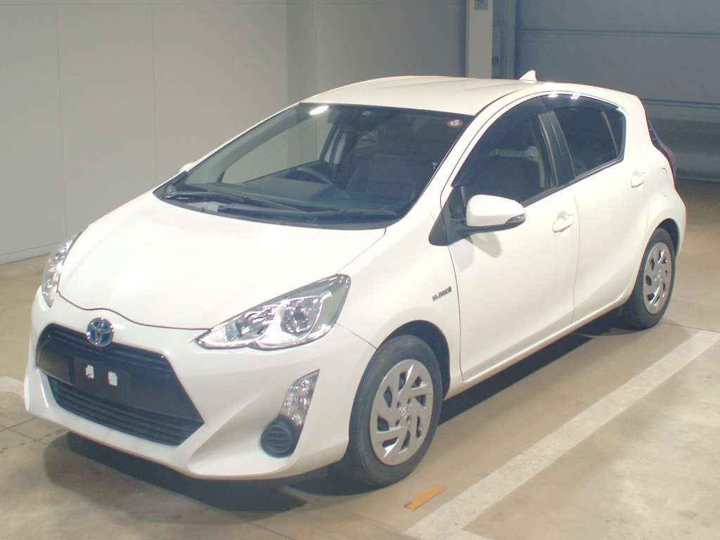 2015 Toyota Aqua NHP10[0]