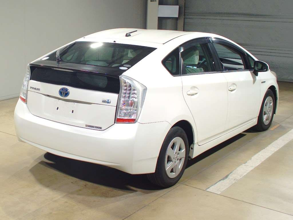 2010 Toyota Prius ZVW30[1]