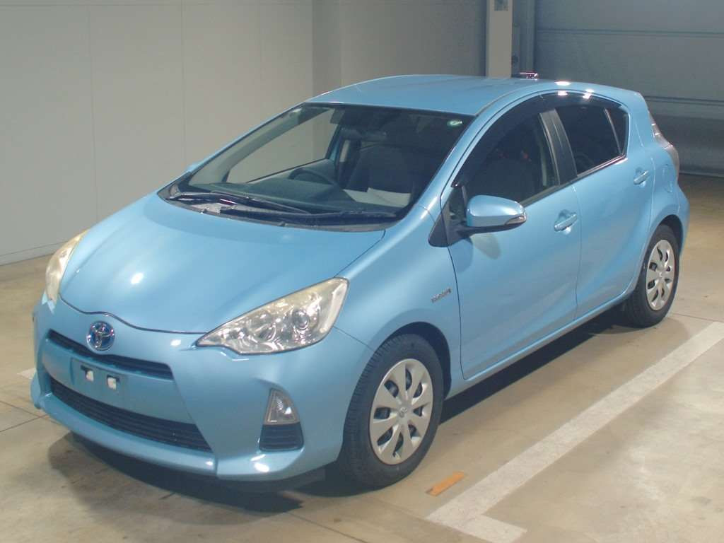 2013 Toyota Aqua NHP10[0]