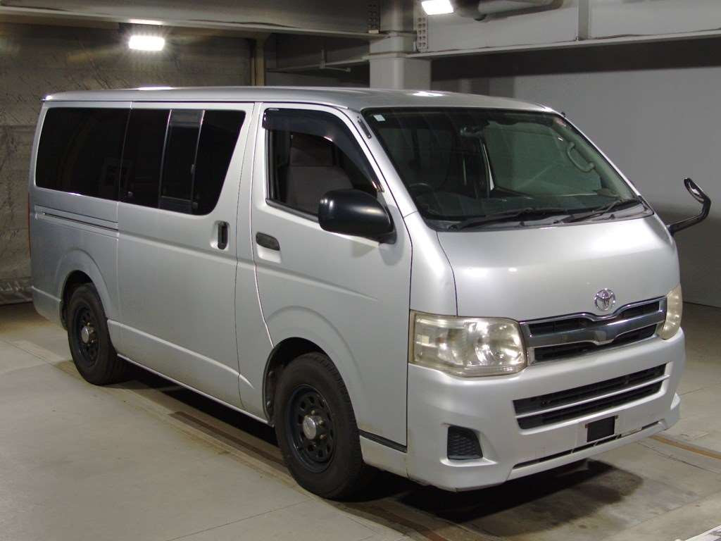 2011 Toyota Hiace Van KDH201V[2]