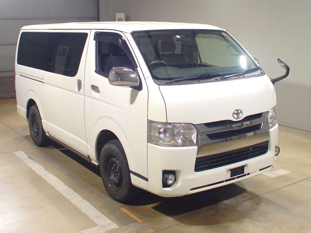 2017 Toyota Regiusace Van KDH206V[2]