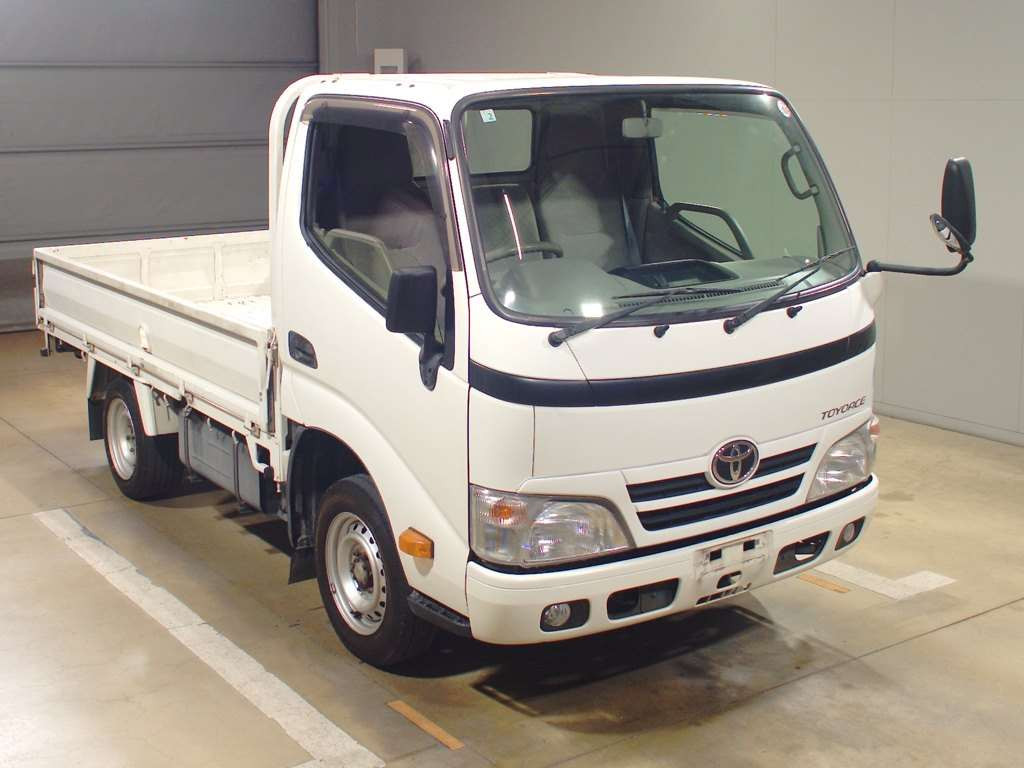 2014 Toyota Toyoace Truck TRY220[2]