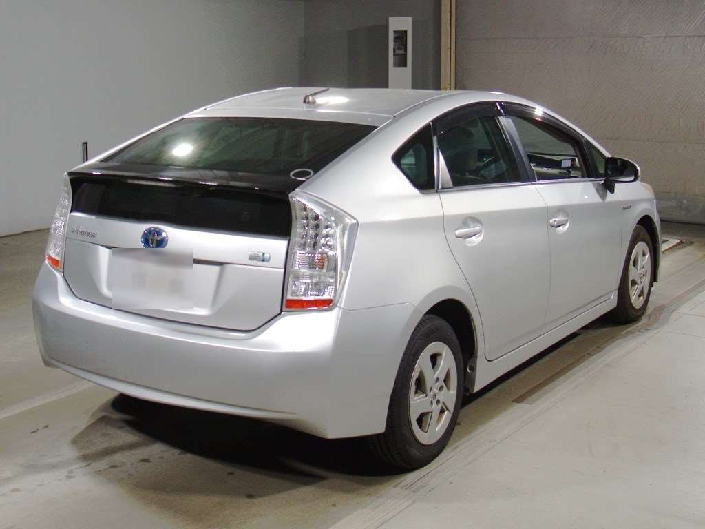 2010 Toyota Prius ZVW30[1]