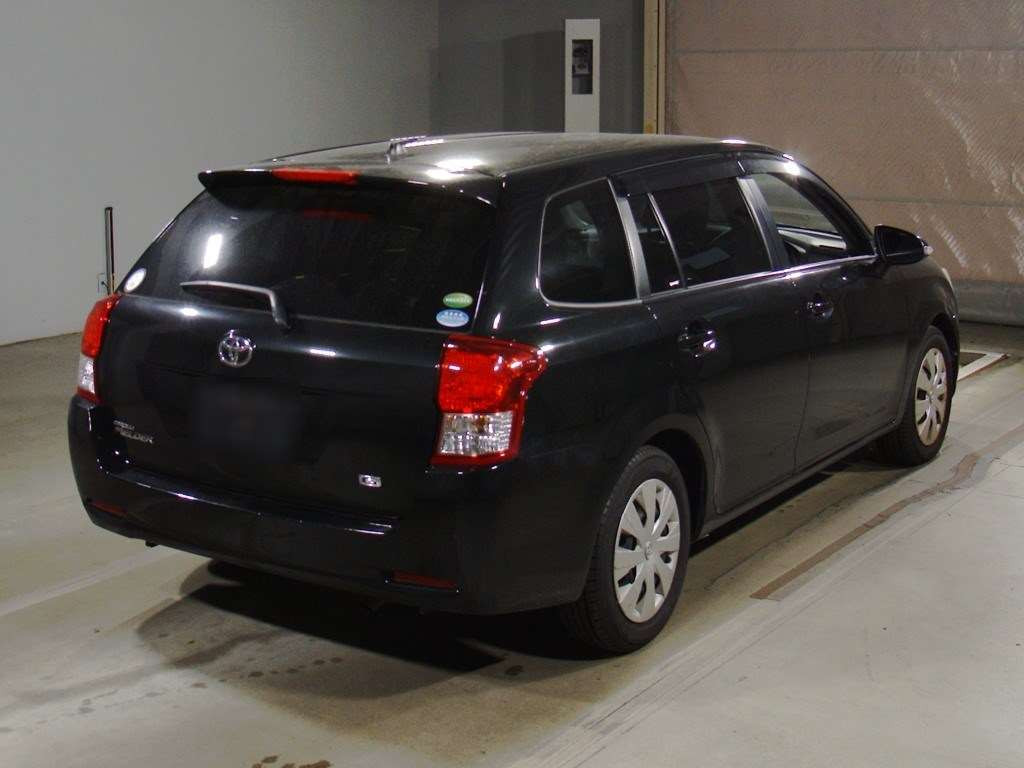 2013 Toyota Corolla Fielder NZE161G[1]